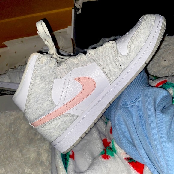 Womens Air Jordan MID SE Heather Grey Pink Shoes